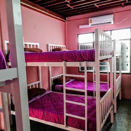 Champion Hostel 2 (Adults Only) Chiang Mai Exterior foto
