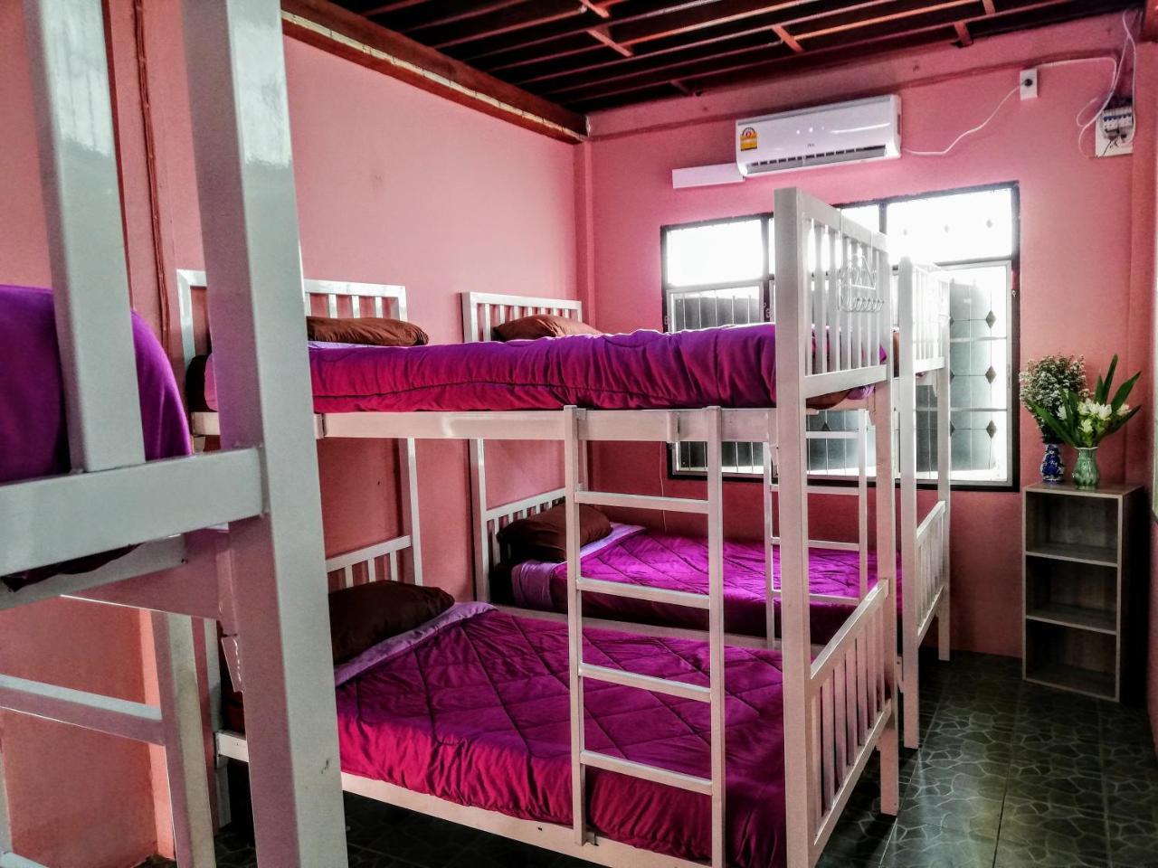 Champion Hostel 2 (Adults Only) Chiang Mai Exterior foto