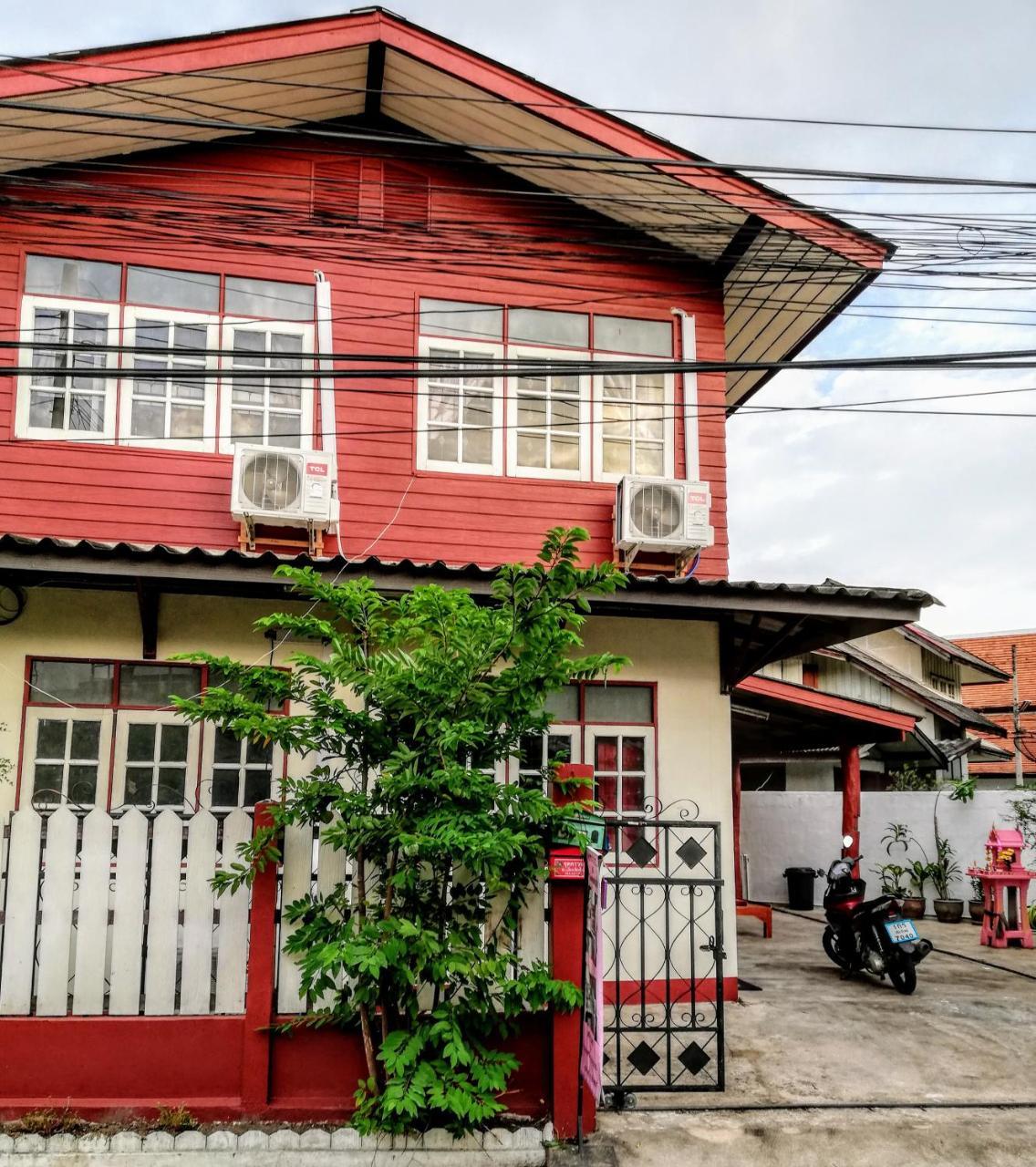 Champion Hostel 2 (Adults Only) Chiang Mai Exterior foto